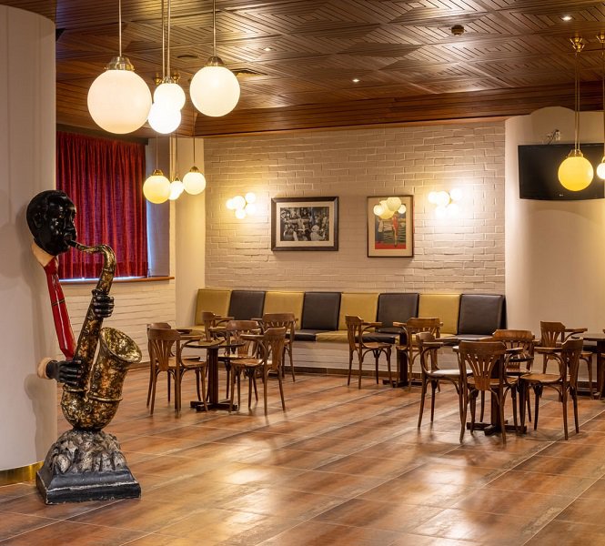 Entertainment in a relaxed atmosphere